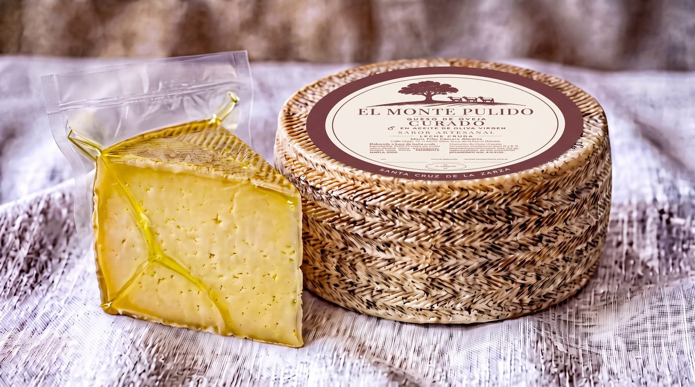 Queso curado en aceite de oliva El Monte Pulido, rueda y cuña